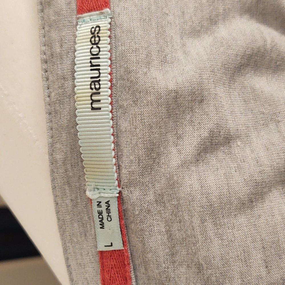 Maurices Diamond Patterned Top - Sz. L - Picture 6 of 7
